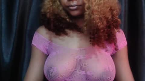 Snapshot of juicy_plumx chatting on 02-07-25, 11:34 Wet Baddie online show from 02-07-25, 11:34