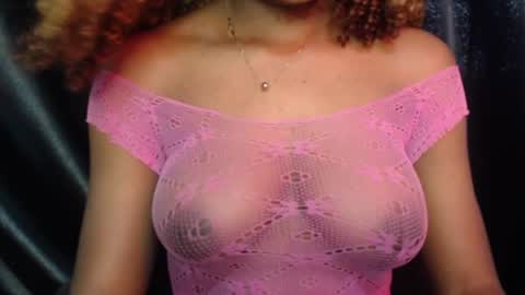 Snapshot of juicy_plumx chatting on 02-14-25, 11:42 Wet Baddie online show from 02-14-25, 11:42