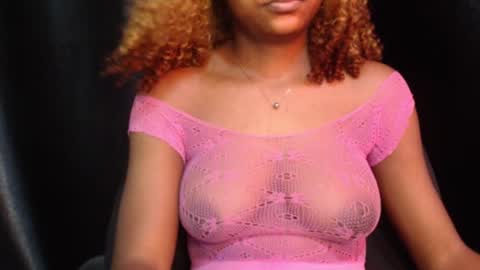 Snapshot of juicy_plumx chatting on 02-14-25, 06:29 Wet Baddie online show from 02-14-25, 06:29