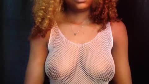 Snapshot of juicy_plumx chatting on 02-16-25, 05:04 Wet Baddie online show from 02-16-25, 05:04