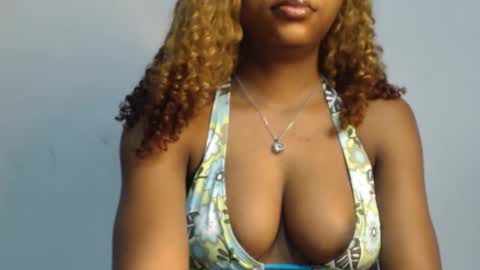 Snapshot of juicy_plumx chatting on 03-10-25, 09:10 Wet Baddie online show from 03-10-25, 09:10