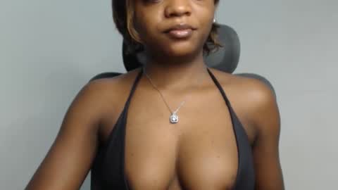Snapshot of juicy_plumx chatting on 09-25-25, 06:39 Wet Baddie online show from 09-25-25, 06:39