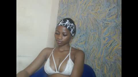 juicypiexx online show from 02-18-25, 04:26