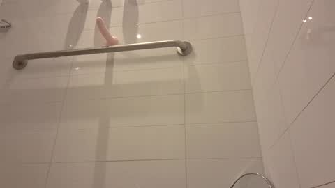 Snapshot of juicystraw chatting on 10-18-25, 11:00 juicystraw online show from 10-18-25, 11:00