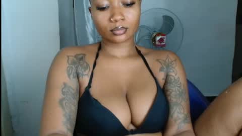 juicyxpink online show from 06-30-26, 11:28