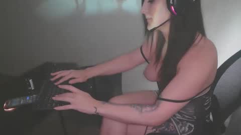 Snapshot of juju16be chatting on 04-04-26, 11:02 juju16be online show from 04-04-26, 11:02