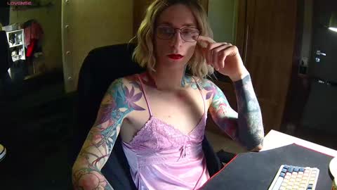 Snapshot of juleea_doll chatting on 03-04-25, 04:52 Julia online show from 03-04-25, 04:52