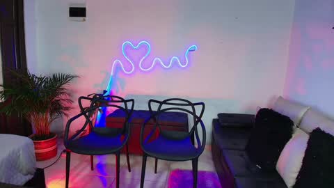 Jules and Gia online show from 01-23-25, 12:30