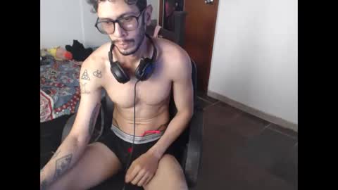 Julfigo online show from 06-05-26, 02:56