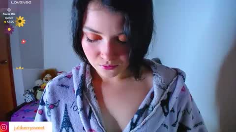 Juliana online show from 10-17-25, 12:47