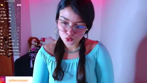 Juliana online show from 03-18-26, 04:48