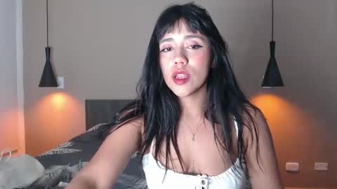 Snapshot of juli_love11 chatting on 12-17-25, 12:05 JULIETA online show from 12-17-25, 12:05