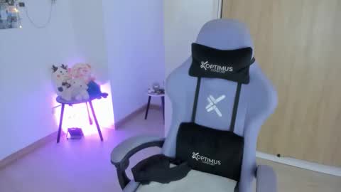 juli_santos_22 online show from 10-05-25, 05:55