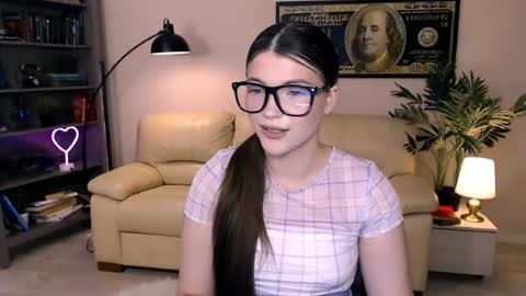julia485262 online show from 06-07-26, 01:37
