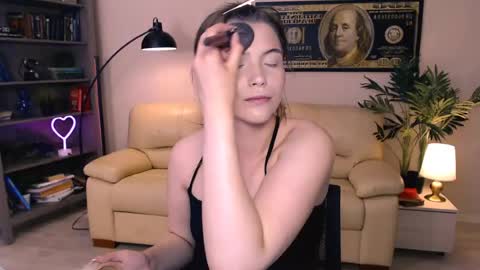 julia485262 online show from 06-17-26, 01:23