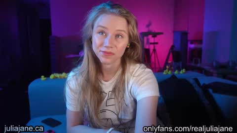 Snapshot of julia_jane chatting on 01-13-26, 02:39 Julia Jane online show from 01-13-26, 02:39