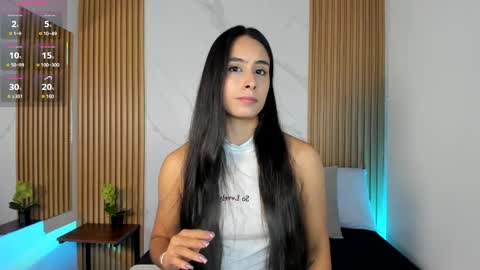 J U L IA   M A R T I N E Z online show from 04-08-26, 11:43