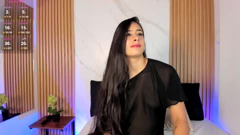 J U L IA   M A R T I N E Z online show from 04-10-26, 11:37