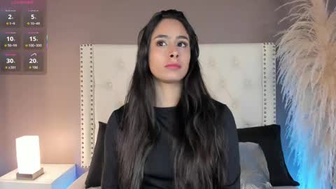 J U L IA   M A R T I N E Z online show from 04-29-26, 11:36