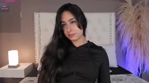 Snapshot of julia_martinezz_ chatting on 06-23-26, 11:41 J U L IA M A R T I N E Z online show from 06-23-26, 11:41