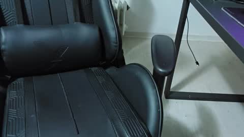 Snapshot of julia_official chatting on 09-11-25, 08:31 julia_official online show from 09-11-25, 08:31