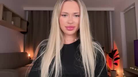 Snapshot of julia_rle chatting on 09-26-25, 10:03 Julia R Le online show from 09-26-25, 10:03