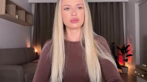 Snapshot of julia_rle chatting on 10-01-25, 10:49 Julia R Le online show from 10-01-25, 10:49