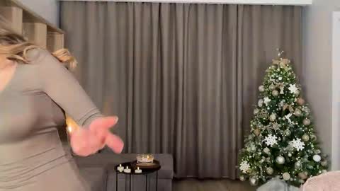 Snapshot of julia_rle chatting on 01-13-26, 09:31 Julia R Le online show from 01-13-26, 09:31