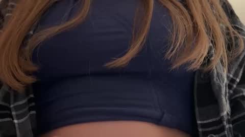 Snapshot of julia_rle chatting on 03-24-26, 02:05 Julia R Le online show from 03-24-26, 02:05