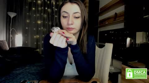 julia_t_mog online show from 01-16-26, 09:41