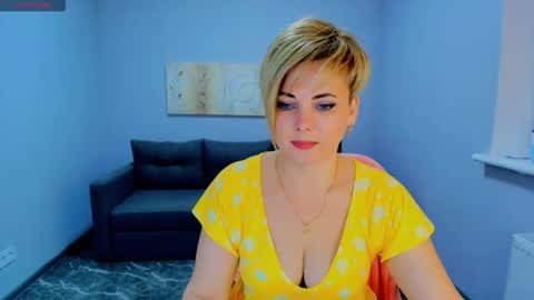 Julia online show from 03-08-26, 07:12