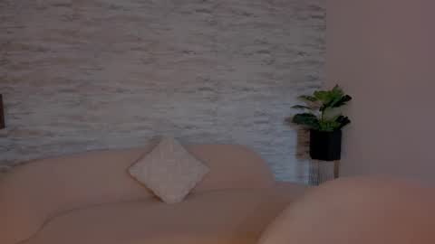 Snapshot of juliabelle_ chatting on 10-08-25, 01:53 Julia Belle online show from 10-08-25, 01:53