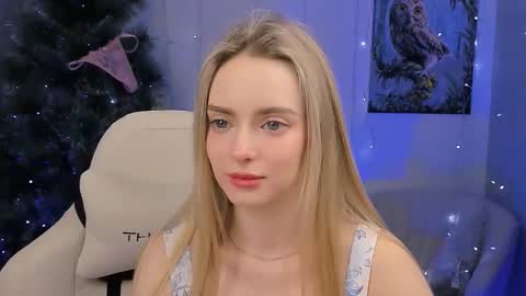 Snapshot of juliabrewwer chatting on 12-22-25, 02:14 Julia online show from 12-22-25, 02:14