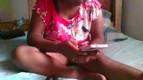 Snapshot of juliah02 chatting on 03-12-25, 11:31 juliah02 online show from 03-12-25, 11:31