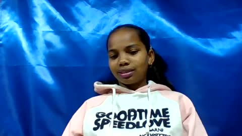 juliah02 online show from 06-17-26, 05:54