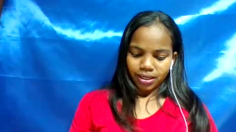 juliah02 online show from 06-18-26, 09:14