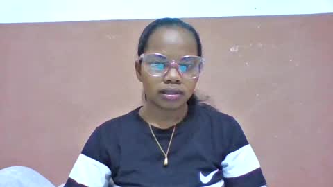 juliah02 online show from 07-06-26, 04:42