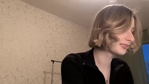 Snapshot of juliahupman chatting on 03-10-26, 04:12 Kate online show from 03-10-26, 04:12