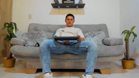 julian_wallace online show from 01-21-25, 12:15