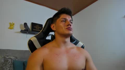 julian_wallace online show from 10-22-25, 05:02