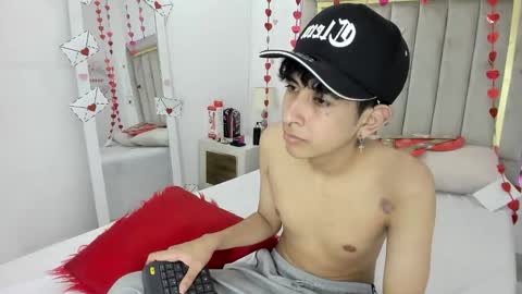 Snapshot of julian_xp chatting on 02-12-26, 07:31 Julian online show from 02-12-26, 07:31