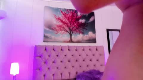 Snapshot of julianaa_castro chatting on 01-15-25, 05:47 JULIANA CASTRO online show from 01-15-25, 05:47