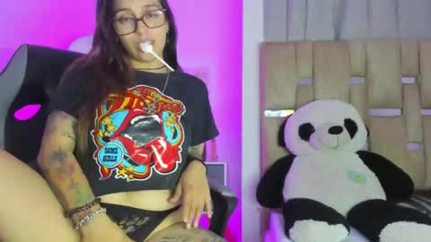 Snapshot of julianacarter chatting on 09-16-25, 07:37 JulianaCarter online show from 09-16-25, 07:37