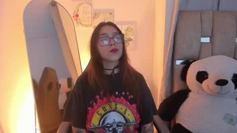 Snapshot of julianacarter chatting on 11-15-25, 07:54 JulianaCarter online show from 11-15-25, 07:54