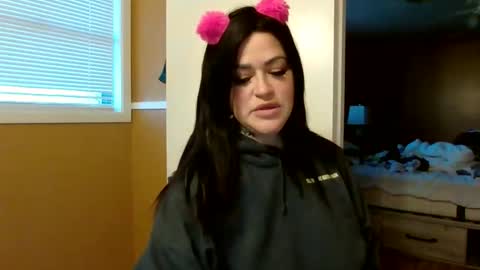 Snapshot of julianaxxxrose chatting on 02-17-25, 03:31 Texas Mamasita online show from 02-17-25, 03:31