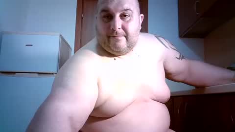 Snapshot of julianoparno chatting on 06-17-26, 12:02 Juliano online show from 06-17-26, 12:02