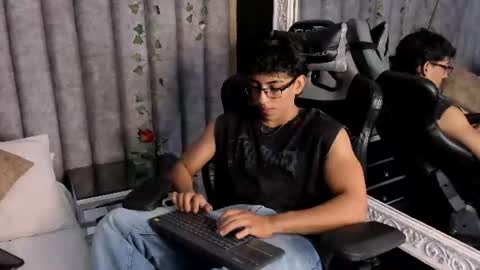 Julian online show from 07-10-26, 08:44