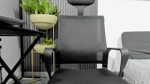 Julian online show from 04-28-26, 12:31