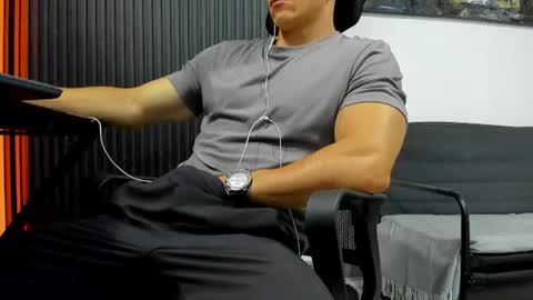Snapshot of juliansexxx16 chatting on 07-24-26, 02:15 Julian online show from 07-24-26, 02:15