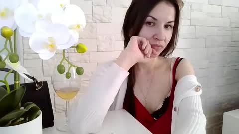 Julia online show from 05-02-26, 04:12